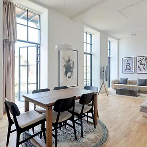 Apartment Cozy And Bright With Private Car Park, Kopenhagen